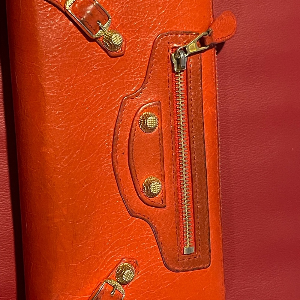Women’s Balenciaga Zippy Wallet